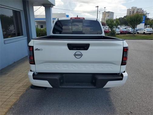 2025 Nissan Frontier SV