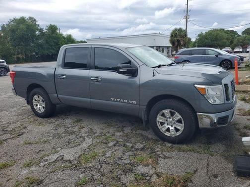 Gun Metallic 2018 Nissan Titan SV