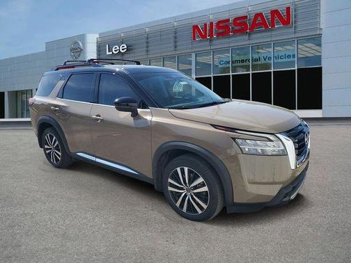 2t Tan Blk Roof 2024 Nissan Pathfinder Platinum