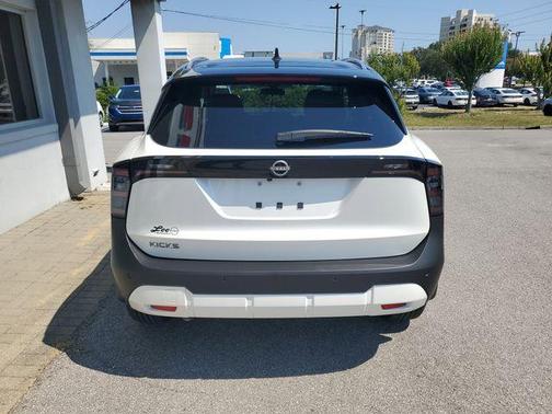 2026 Nissan Kicks SV