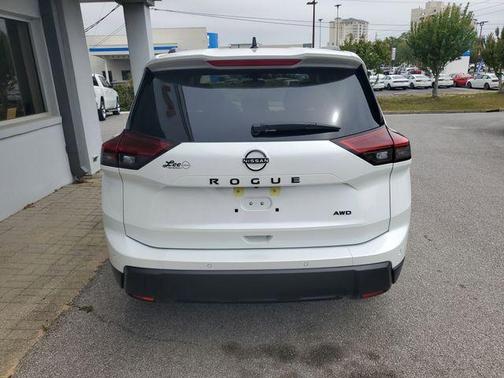 Everest White P 2026 Nissan Rogue Dark Armor