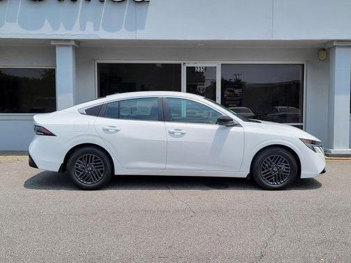 Cloud White 2026 Nissan Sentra SV