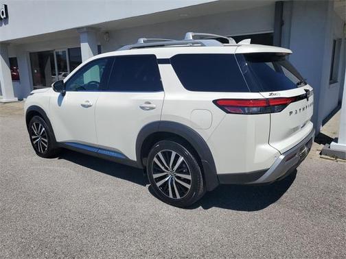 2024 Nissan Pathfinder Platinum