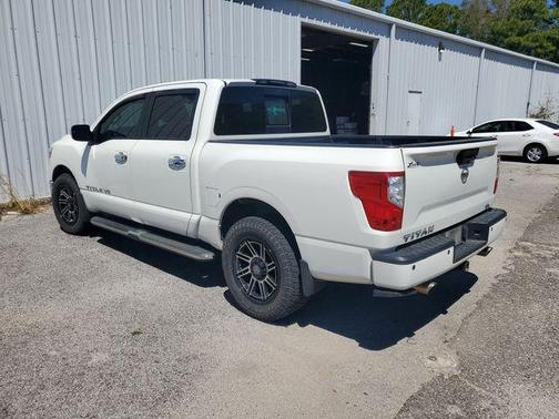 Glacier White 2019 Nissan Titan SV
