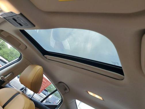 Aspen White 2025 Nissan Sentra SV