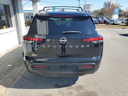 2026 Nissan Pathfinder SV