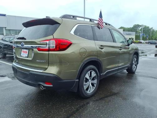 Autumn Green Metallic 2025 Subaru Ascent Premium