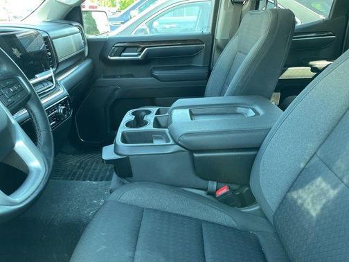 Onyx Black 2023 GMC Sierra 1500 SLE