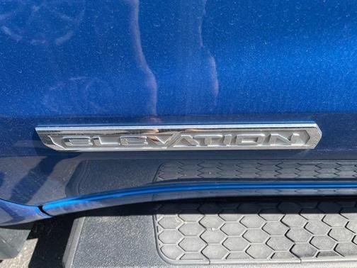 Dynamic Blue Metallic 2022 GMC Sierra 1500 Elevation