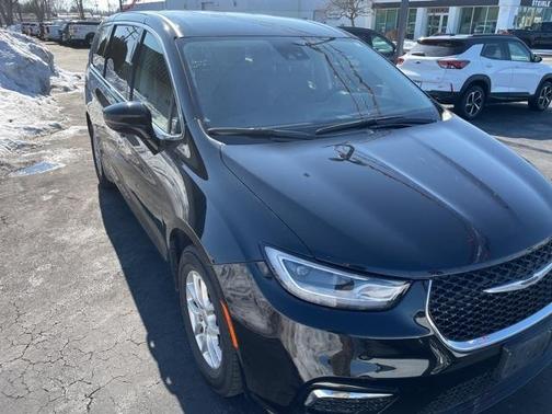 2024 Chrysler Pacifica Touring-L