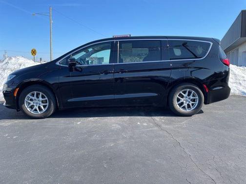 2024 Chrysler Pacifica Touring-L