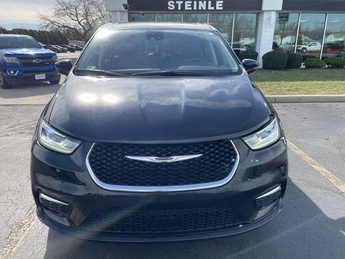 2024 Chrysler Pacifica Touring-L