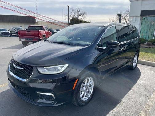 2024 Chrysler Pacifica Touring-L