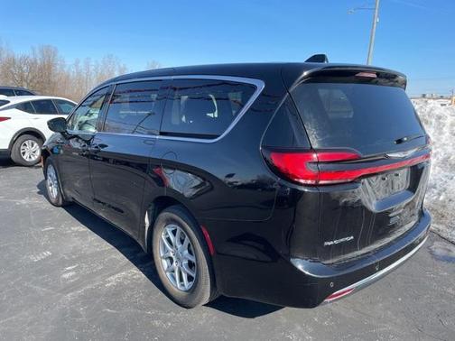 2024 Chrysler Pacifica Touring-L