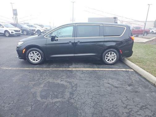 2024 Chrysler Pacifica Touring-L