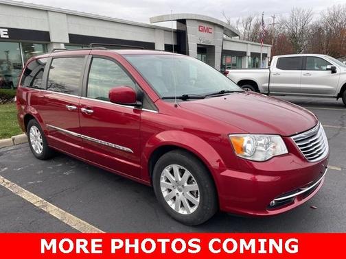 2016 Chrysler Town & Country Touring