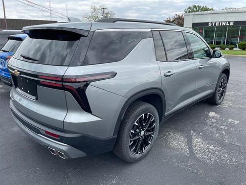 Sterling Gray Metallic 2025 Chevrolet Traverse LT