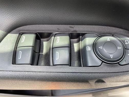 Silver Ice Metallic 2019 Chevrolet Equinox 1LT