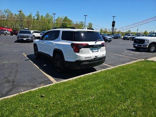 Summit White 2023 GMC Acadia SLE