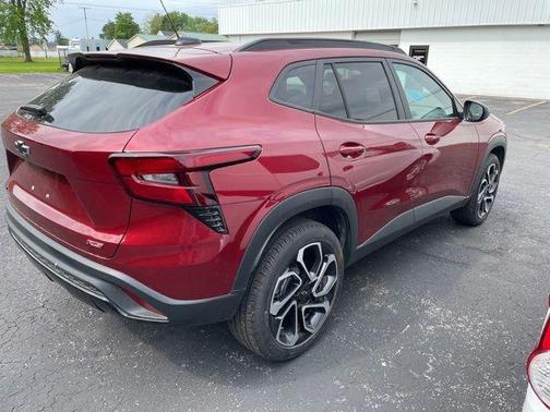 Crimson Metallic 2025 Chevrolet Trax 2RS