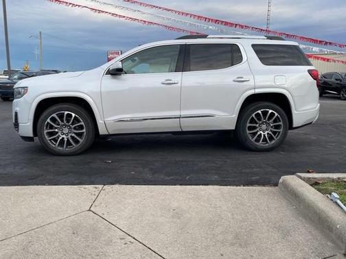 2023 GMC Acadia Denali