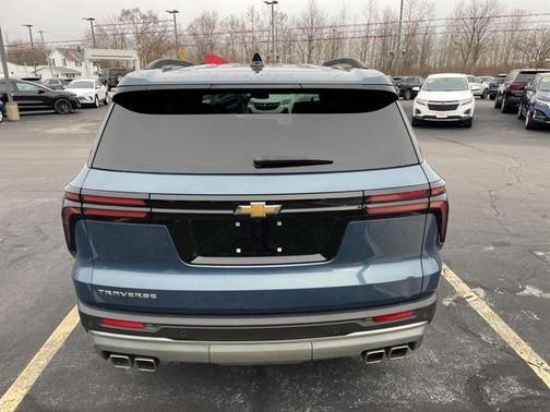 2025 Chevrolet Traverse LT