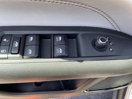 Silver Zynith 2025 Jeep Compass Limited