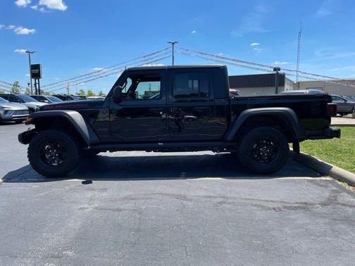 Black Clearcoat 2023 Jeep Gladiator Rubicon