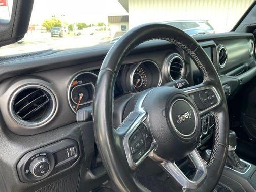 Black Clearcoat 2023 Jeep Gladiator Rubicon