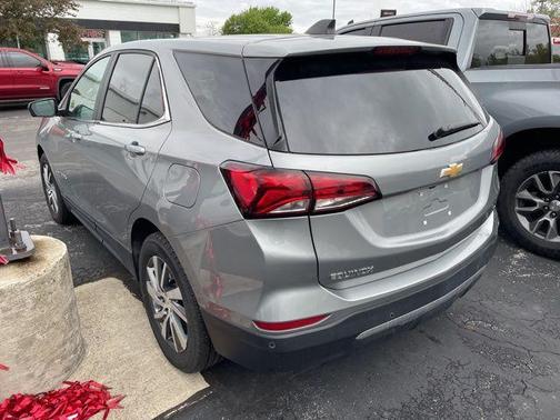 Sterling Gray Metallic 2024 Chevrolet Equinox LT