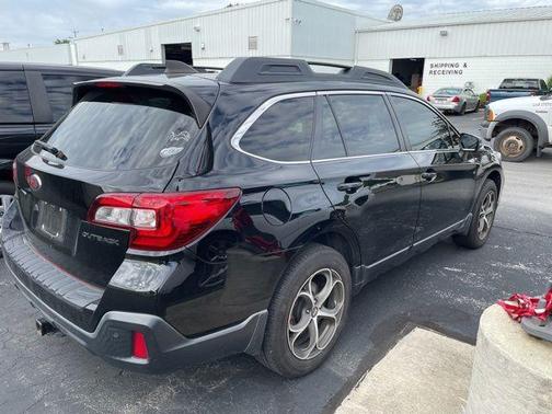 Crystal Black Silica 2018 Subaru Outback 2.5i Limited