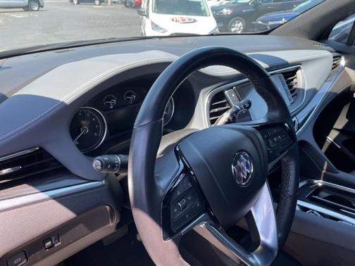 2022 Buick Enclave Essence
