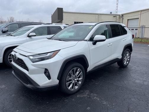 2023 Toyota RAV4 XLE Premium