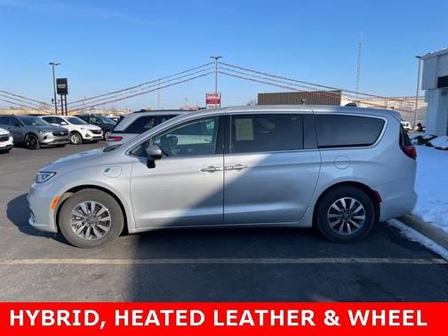 2023 Chrysler Pacifica Hybrid Touring L