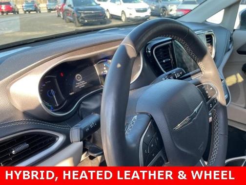 2023 Chrysler Pacifica Hybrid Touring L