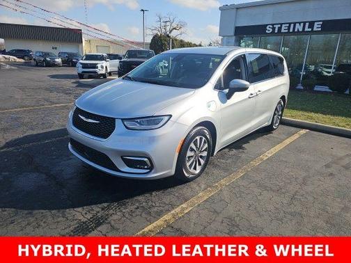 2023 Chrysler Pacifica Hybrid Touring L