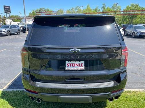 Black 2025 Chevrolet Suburban Z71