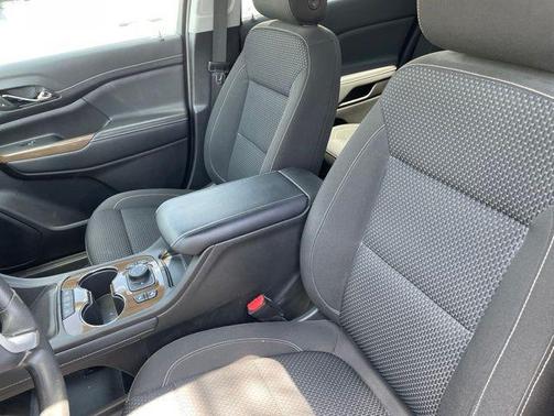 Sterling 2023 GMC Acadia SLE