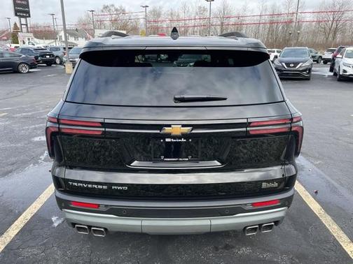 2025 Chevrolet Traverse LT
