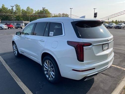 2025 Cadillac XT6 Premium Luxury AWD