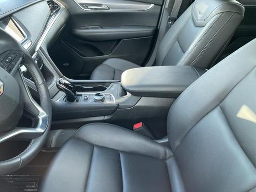 2023 Cadillac XT6 Luxury AWD