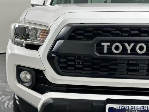 Super White 2017 Toyota Tacoma SR5