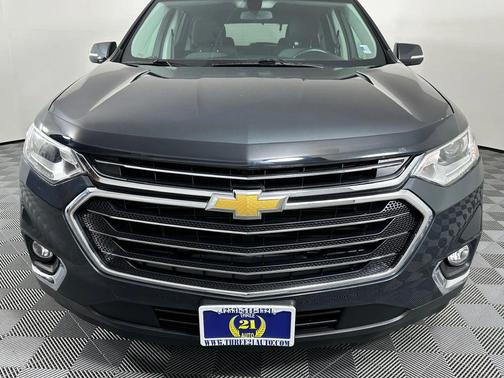 Gray 2018 Chevrolet Traverse LT Cloth