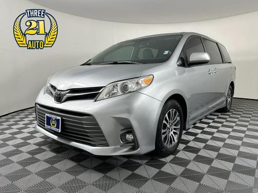 2019 Toyota Sienna XLE