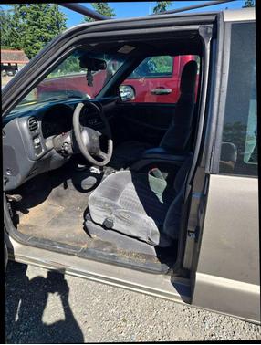 2001 Chevrolet S-10 Base