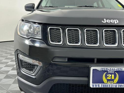 Diamond Black Crystal Pearlcoat 2020 Jeep Compass Sport