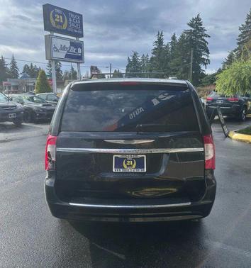 2016 Chrysler Town & Country Touring