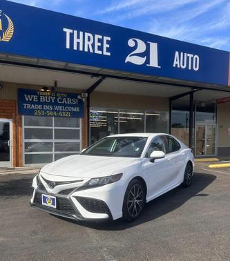 Super White 2021 Toyota Camry SE