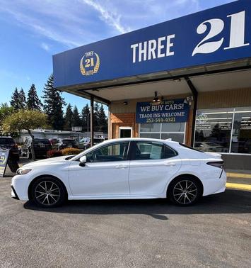 Super White 2021 Toyota Camry SE