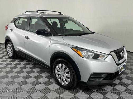 Brilliant Silver Metallic 2019 Nissan Kicks S